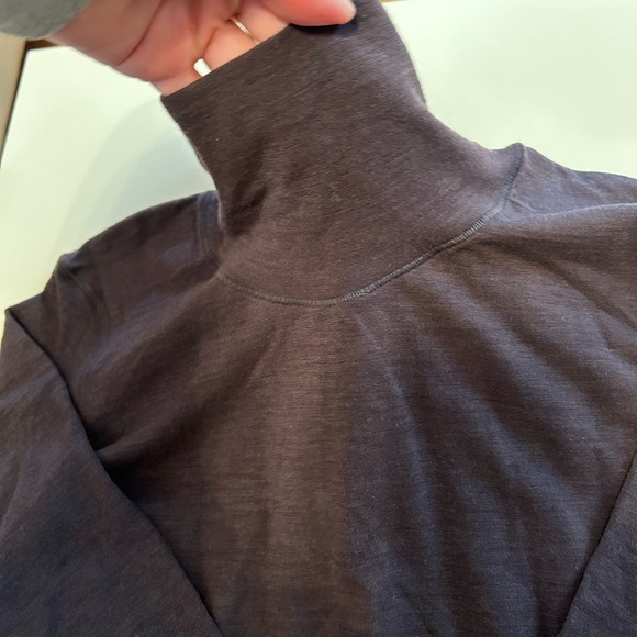 Athleta NWT Ascent Turtleneck - Picture 3 of 9